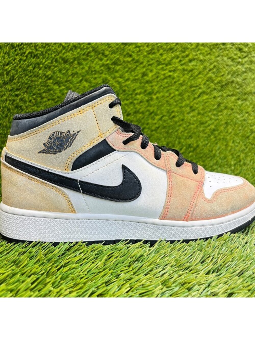 Nike Air Jordan 1 Mid SE Girls‎ Size 6.5Y Pink White Basketball Shoes Sneakers